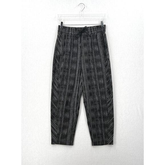 ATHLETA Arrival Pants Womens 4 Black Amara Stripe Drawstring High Rise Cropped - Picture 3 of 16